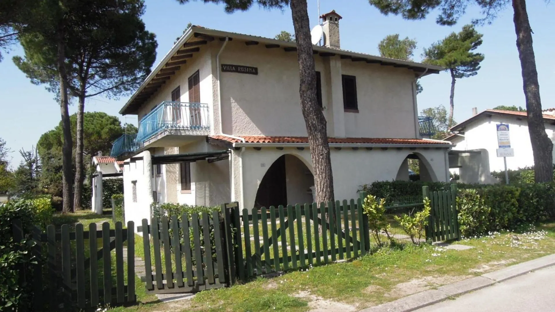 Apartment With Garden In Excellent Location - Beahost Bibione Italy